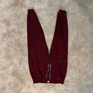 Figs Women’s maroon jogger